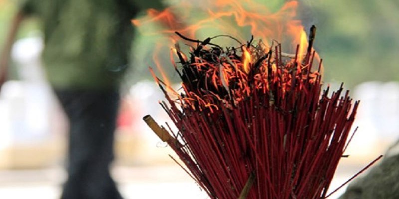 Bát hương thờ cúng mang ý nghĩa tâm linh sâu sắc